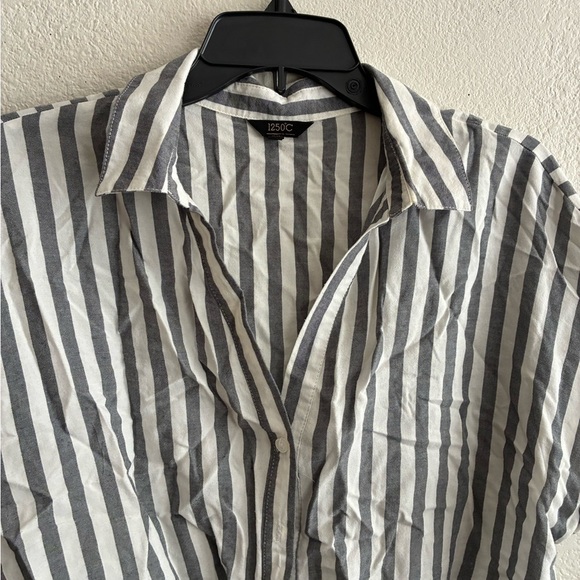 1250C Striped Gray Button-Up Women’s Top L - Picture 5 of 10